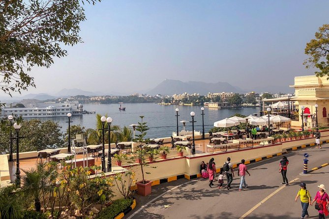 Full-Day Private Udaipur Three wheeled Tuk Tuk Sightseeing - Pickup, Private Comfort, and How Customization Works