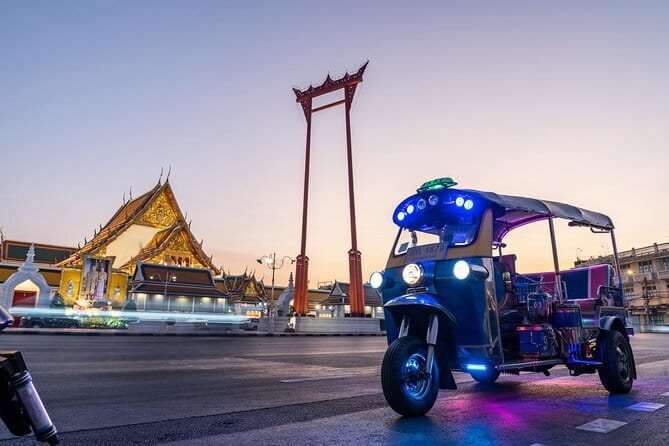 Fun Tuk Tuk Dinner and Massage in Old Town Bangkok - English guiding style (and why Peach’s approach gets praised)