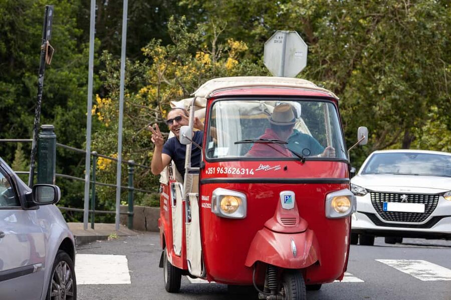 Funchal: Tuk Tuk Tour to the Most Breathtaking Viewpoints - Why the local guide makes this tour worth it (not just transportation)