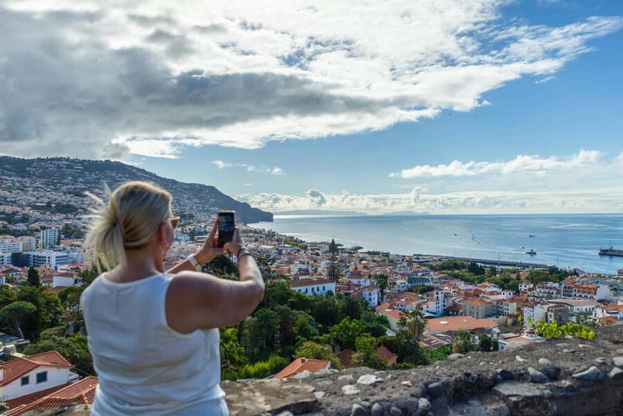 Funchal: Tuk Tuk Tour to the Most Breathtaking Viewpoints - Pickup, getting in, and what the included blanket/umbrella means