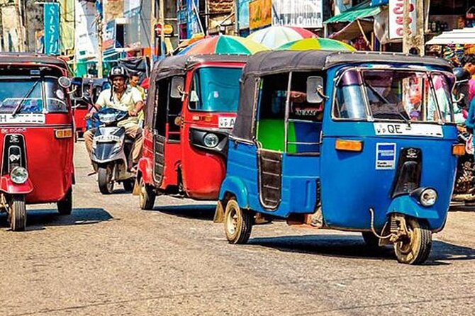 Galle City Sightseeing Tour by Tuk Tuk - Entering the Galle Dutch Fort: Walking, Photos, and the UNESCO Feel