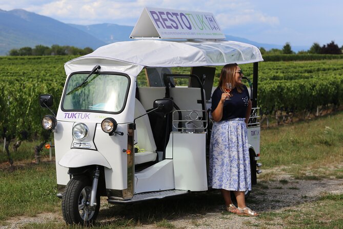 Geneva Panoramic & Tasting Vineyards Tour in an Tuk Tuk - The winery stop and tastings: what to expect from the wine moment