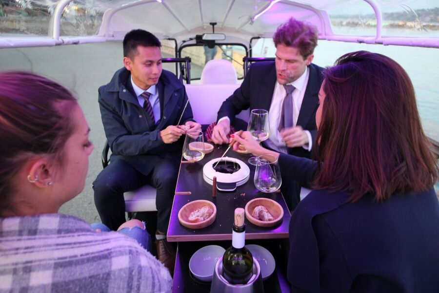 Geneva: tour with fondue and wine in TukTuk - Key Highlights to Look For