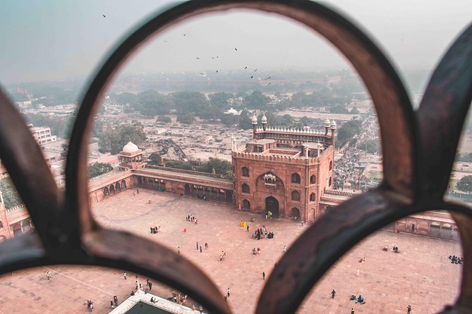 Guided 3‑hour rickshaw ride through Old Delhi with transfers - Jama Masjid: India’s monumental mosque and a practical viewpoint option