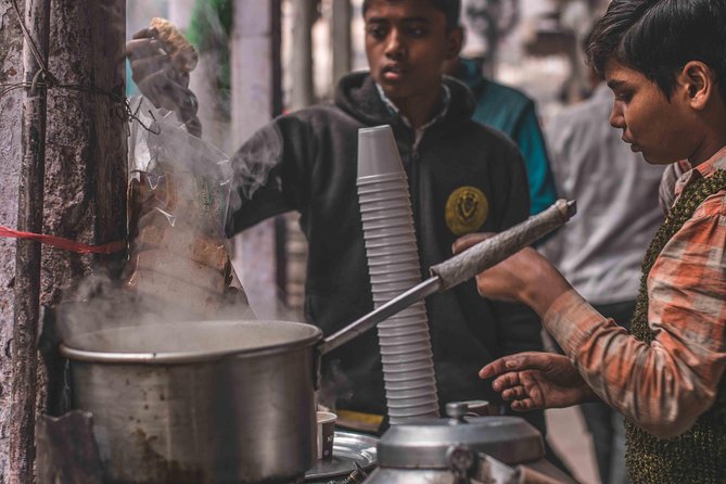 Guided 3‑hour rickshaw ride through Old Delhi with transfers - Gurudwara Sis Ganj Sahib: the Sikh temple stop that adds depth