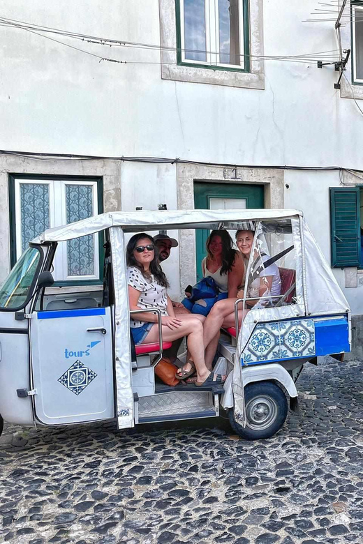 Guided Electric Piaggio Tuk-Tuk Tour of Historic Lisbon - Key things that make this tour worth your time