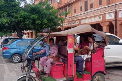 Guided Morning E-Rickshaw Ride with Food Tasting at Jaipur - Raj Mandir Cinema: Start Where Jaipur Shows Off