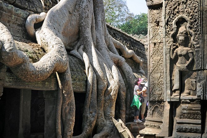 Guided Private Tuk Tuk Tour Angkor Wat and Small Circle and Five Extras - Why 6:30am works: twice at Angkor Wat, plus better light