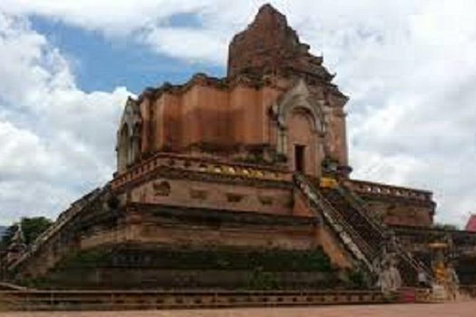 Half day Best of Chiang Mai City by Tuk-Tuk Private tours - Canal loop and the old-city gates: Chiang Mai Gate and Tha Pae Gate