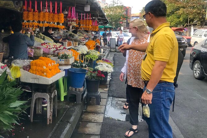 Half Day Chiang Mai City and Cultural by TukTuk, Samlor & Red car (Private Tour) - Tha Phae Gate: the old walled city’s main entrance