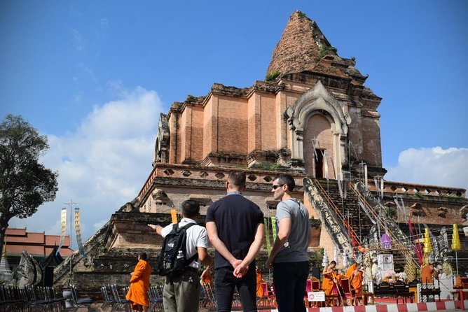 Half Day Chiang Mai City and Culture tour by Electric Tuk Tuk (Private Tour) - Stop 4: Warorot Market (Kad Luang) for real shopping energy