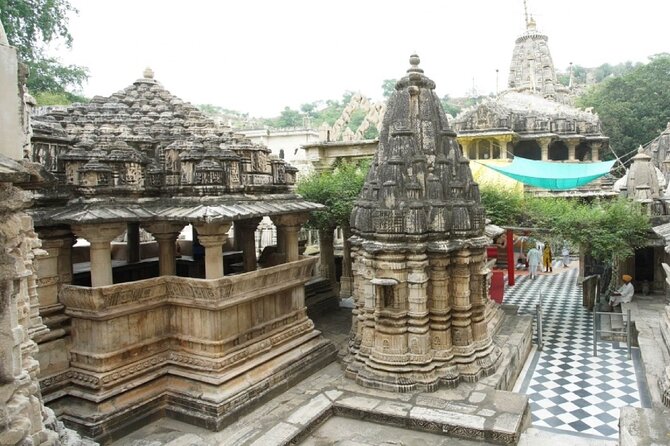 Half-Day Eklingji & Nagda Temple Tour by Tuk-Tuk or Car - Stop 1: Eklingji Temple complex and the real temple-size feeling
