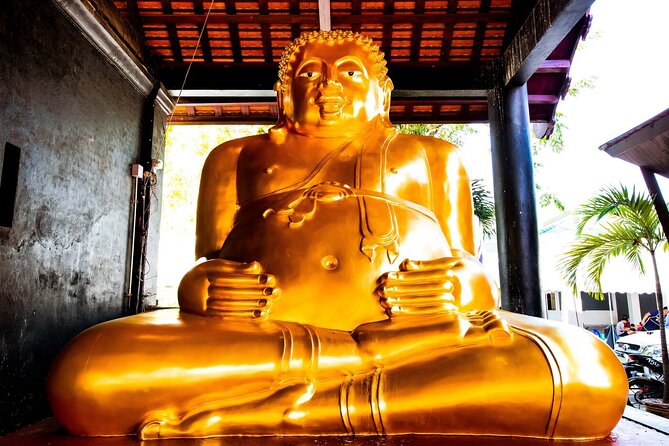 Half-Day Private Night Tour by Tuk Tuk in Chiang Mai City - The tuk tuk ride experience: comfort, photos, and communication