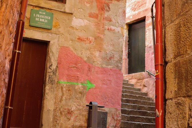 Half Day Private Tour in TukTuk Porto Jewish Heritage - Stop 1 on Rua dos Mercadores: where Jewish trade shaped the street