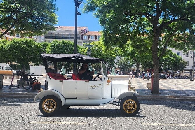 Half-Day Tuk Tuk Tour with Vegetarian or Vegan Meal - Alfama Again, Then Into Chiado-Style Central Streets: Churches and Panoramas