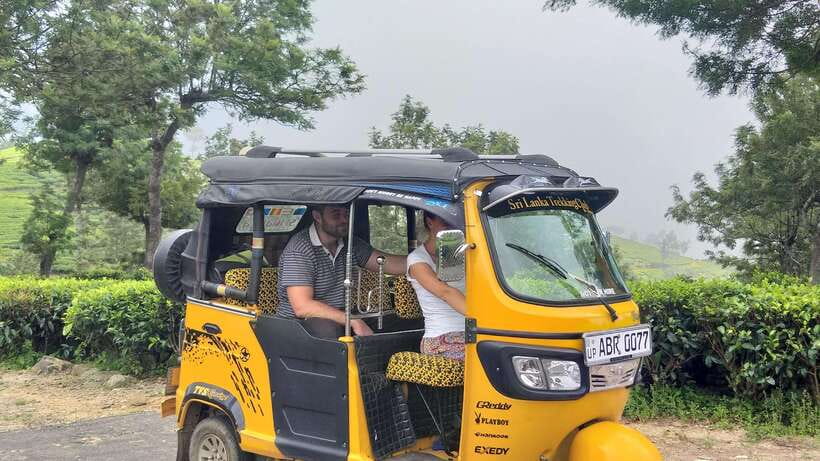 Haputale:Glorious Tuk Tuk Ride to Lipton'sSeat & Tea Factory - Tuk-tuk tea touring from Haputale or Bandarawela