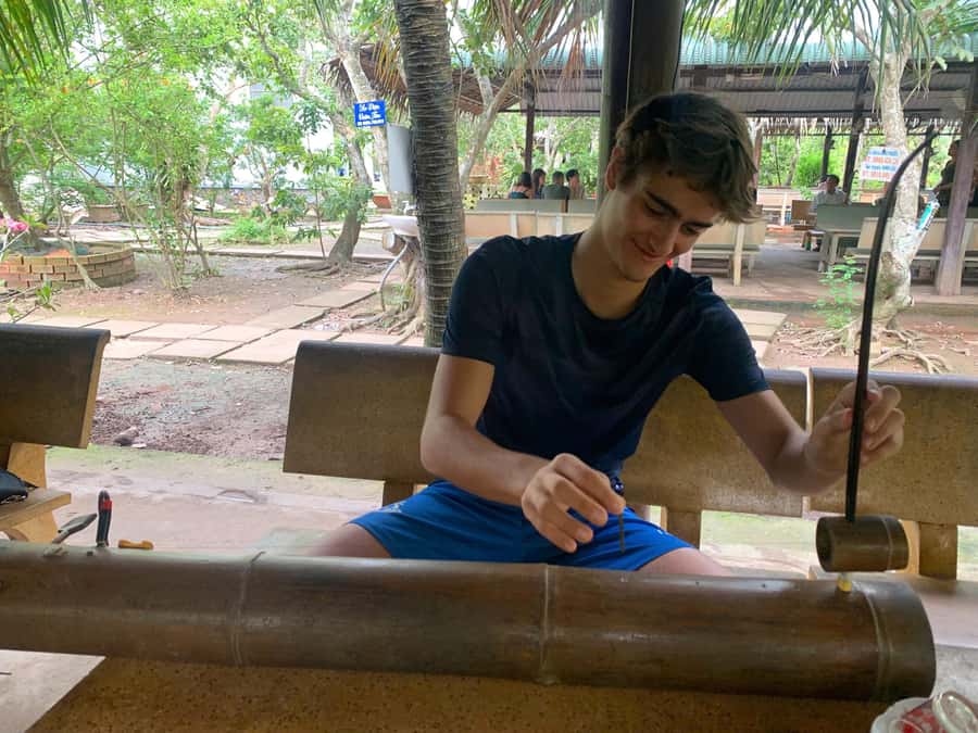 HCM: Authentic Mekong Delta - Boat, TukTuk, Khot Cake Making - Lunch at a Local Restaurant: When the Meal Is Part of the Plan