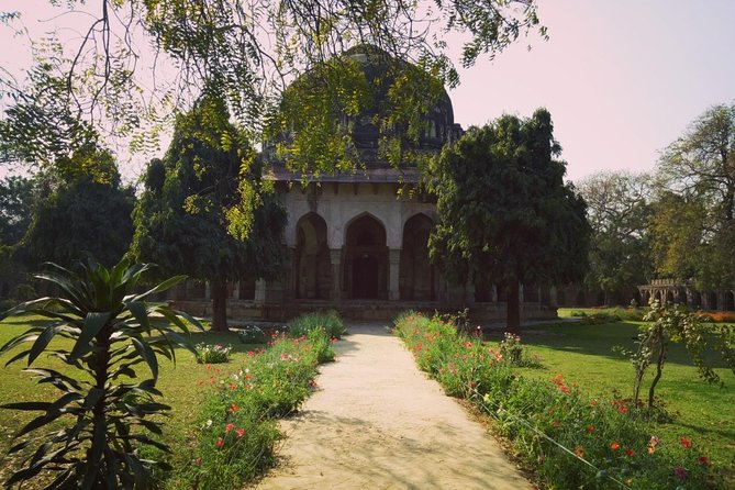 Heritage Delhi Photography Walk (2 Hours Guided Walking Tour with Rickshaw Ride) - Stop 3: Lodhi Art District for 30 minutes of street color