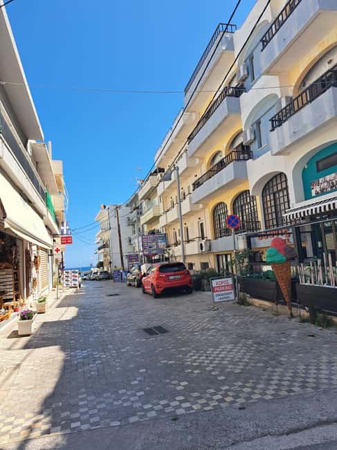 Hersonissos: Private Tuk Tuk Tour with Sea Views - Hersonissos old center feel: why the old-streets timing works