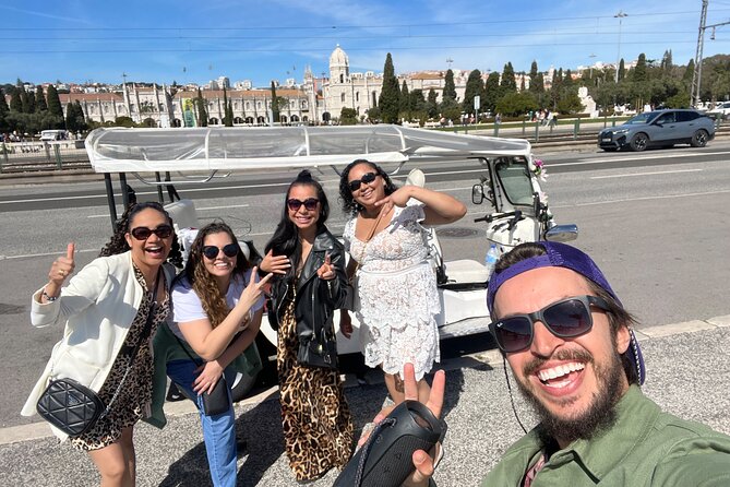 Historic Lisbon Tour in Private Tuk-tuk - Stop-by-stop: Miradouro de Santa Luzia (10 minutes)