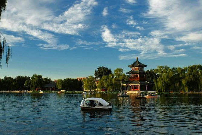 Houhai Hutong Tour: Rickshaw + Prince Gong & Soong Residences - Hutong stroll + Houhai (Back Lakes) rickshaw ride: the real Beijing texture