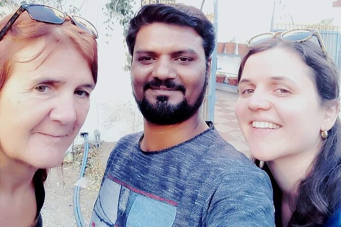 Jaipur City Tour by Tuk-Tuk - Stop 3: Jal Mahal as a quick, scenic pause
