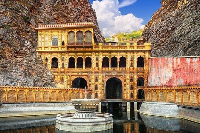 Jaipur Full Day Heritage of Pink City Tour By Tuk Tuk With Chai - Panna Meena ka Kund: the stepwell math that makes great photos