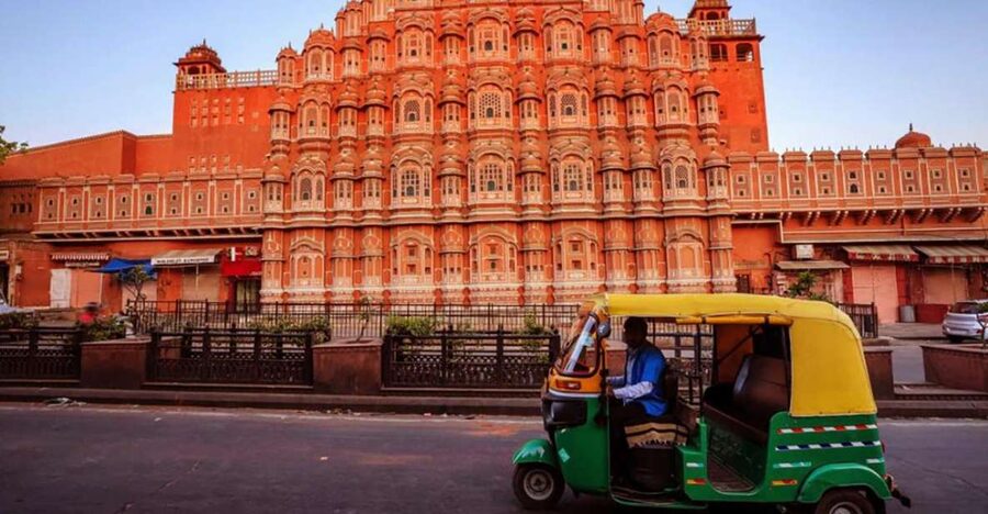 Jaipur: Full-Day Private Sightseeing Tour by Tuk Tuk - Hawa Mahal Photo Stop: The Palace of 953 Windows