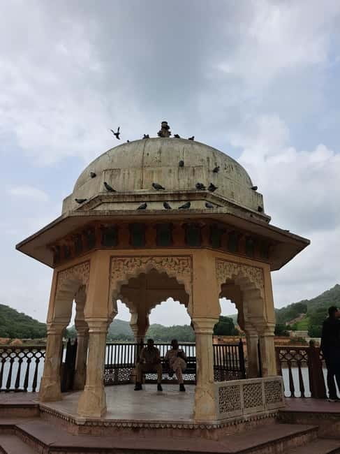Jaipur Half Day Tour By Tuk Tuk With Local Chaiwala - Shri Jagat Shiromani ji Temple: A Calmer Pause