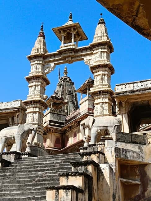 Jaipur Half Day Tour By Tuk Tuk With Local Chaiwala - Jantar Mantar: UNESCO Astronomy That Feels Surprisingly Modern