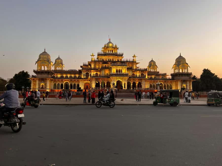Jaipur: Night Tuk-Tuk Tour With Friendly Local Driver - Why a Jaipur night tuk-tuk tour works
