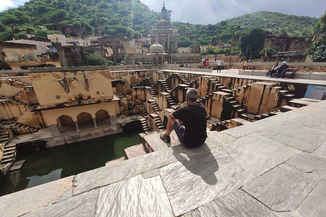 Jaipur Private Full-Day Sightseeing Tour by Tuk-Tuk with Pickup - Jal Mahal: lake-palace views and a quick photo stop