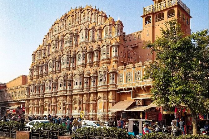 Jaipur Private Full-Day Sightseeing Tour by Tuk-Tuk with Pickup - Panna Meena Kund and markets: time for photos and shopping