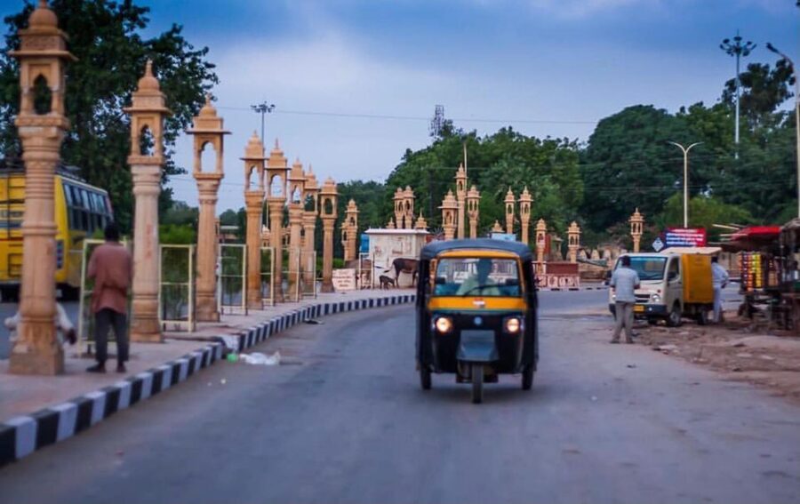 Jaisalmer: City Full-Day Trip by Tuk-Tuk - Salim Singh Ki Haveli: architecture students love it for a reason