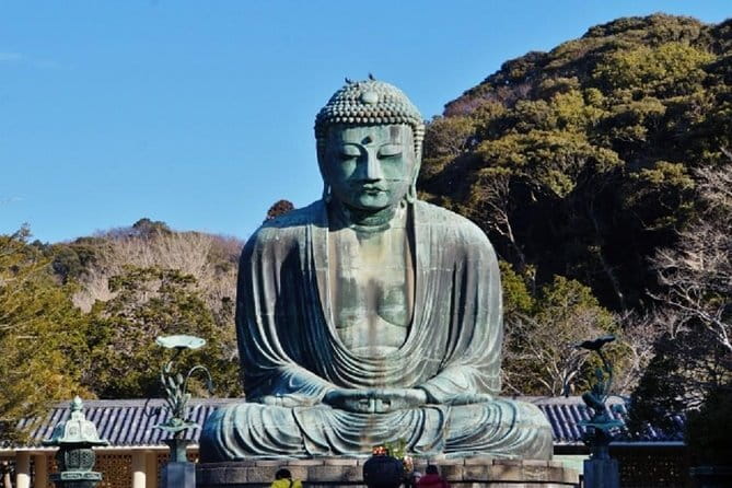 Kamakura Heritage Bike or Walk Tour with ex-Rickshaw guide - Sanetomo and Hojo Masako graves: a short stop that changes your perspective