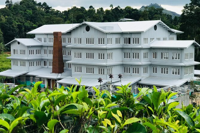 Kandy City Sightseeing and Ambuluwawa Tower by Tuk Tuk Tour - Susantha Spice and Herbal Garden: a break that teaches