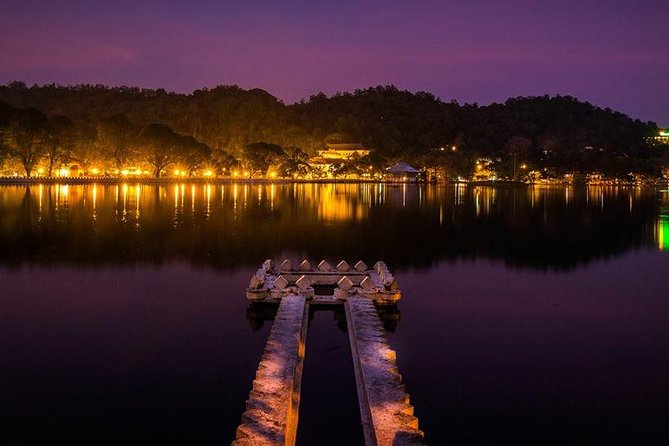 Kandy City Tour By Tuk Tuk - Starting With Bahirawakanda Temple: A Strong First Impression
