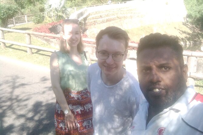 Kandy City Tour with Tuk-Tuk Private Experience - Kandy View Point and Bahirawakanada Temple: Your hill-country warm-up