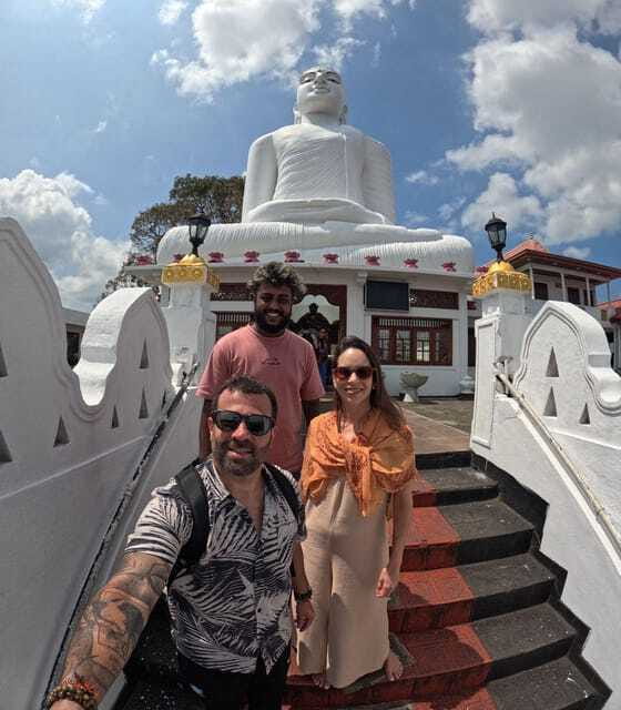 Kandy: Guided City Tour by Tuk-Tuk - Shopping time in Kandy: how to keep it from feeling touristy