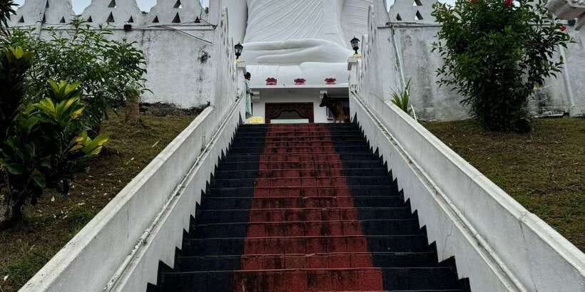 Kandy: Private Guided Tour with Local Highlights by Tuk Tuk - Royal Palace Complex: Sacred Temple of the Tooth