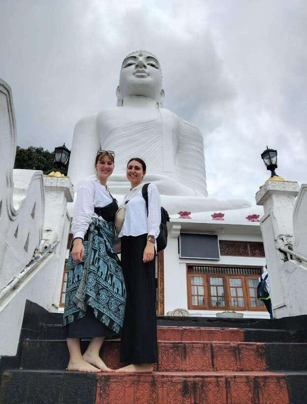 Kandy to Ambuluwawa Tuk Tuk Tour - Sacred Tooth Relic, Asgiriya, and Bahirawakanda: faith meets architecture