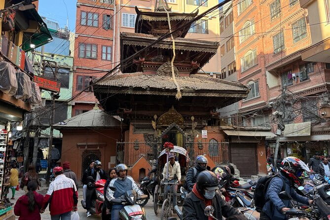 Kathmandu Food & Drink and Shopping Rickshaw Tour - Rickshaws + Nepali street food: how you actually get Kathmandu right