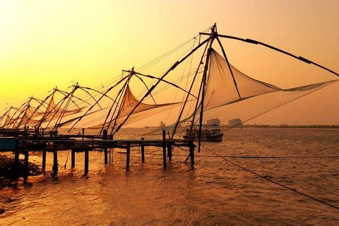 Kochi Exclusive Local Sightseeing Tuk-Tuk Tour - Dutch Cemetery and the Old European Churches of Fort Kochi