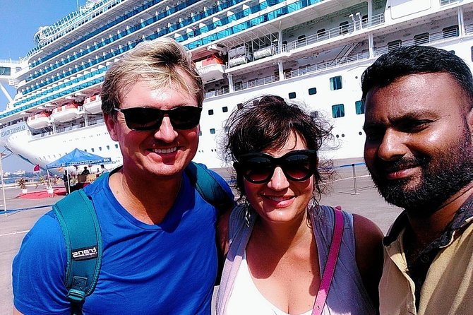 Kochi PARADISE Tuk-tuk tour with Pickup from the Cruise Ships - Dutch Cemetery and Fort Kochi’s quiet pace: short stops that still land