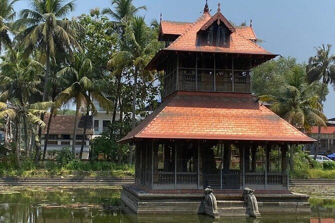 Kochi Sightseeing Tuk-Tuk Tour - Santa Cruz to temples: you’ll see how faiths share the same streets