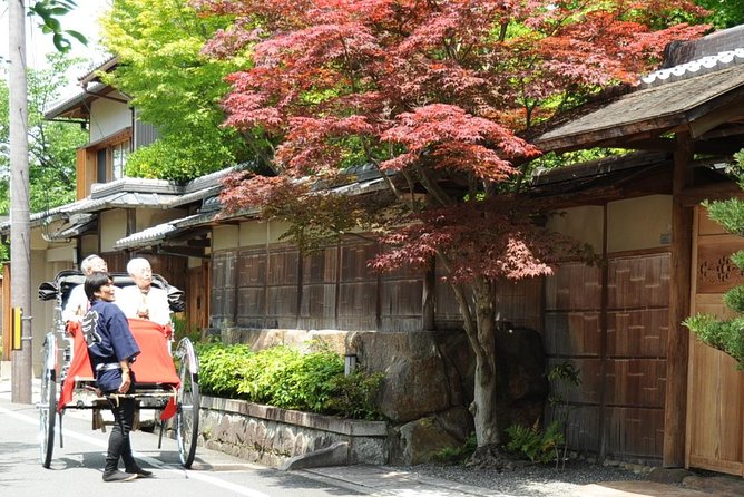 Kyoto Rickshaw Tour - Gion’s shrine area: old customs, big atmosphere, and seasonal timing