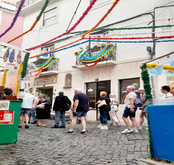 Lisbon: 2 hours Private City Highlights Tuk-Tuk Tour for two - Key highlights that make this tuk-tuk tour worth it