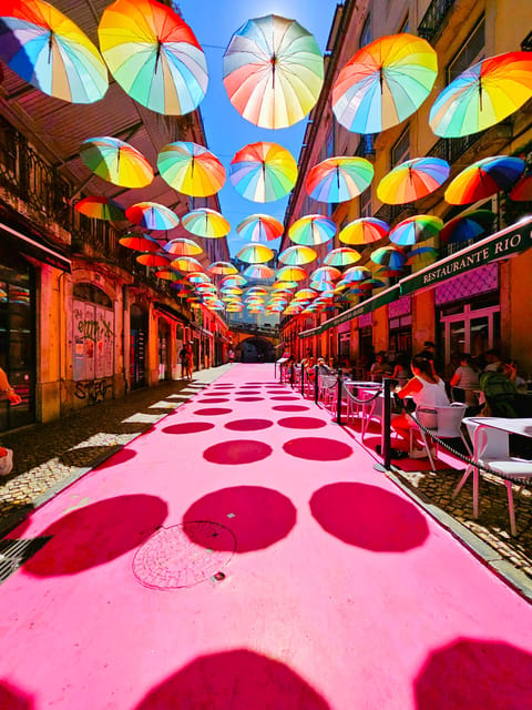 Lisbon: Alfama tour by tuktuk private, up to 90 min - Alfama’s final guided stop: where the street texture matters