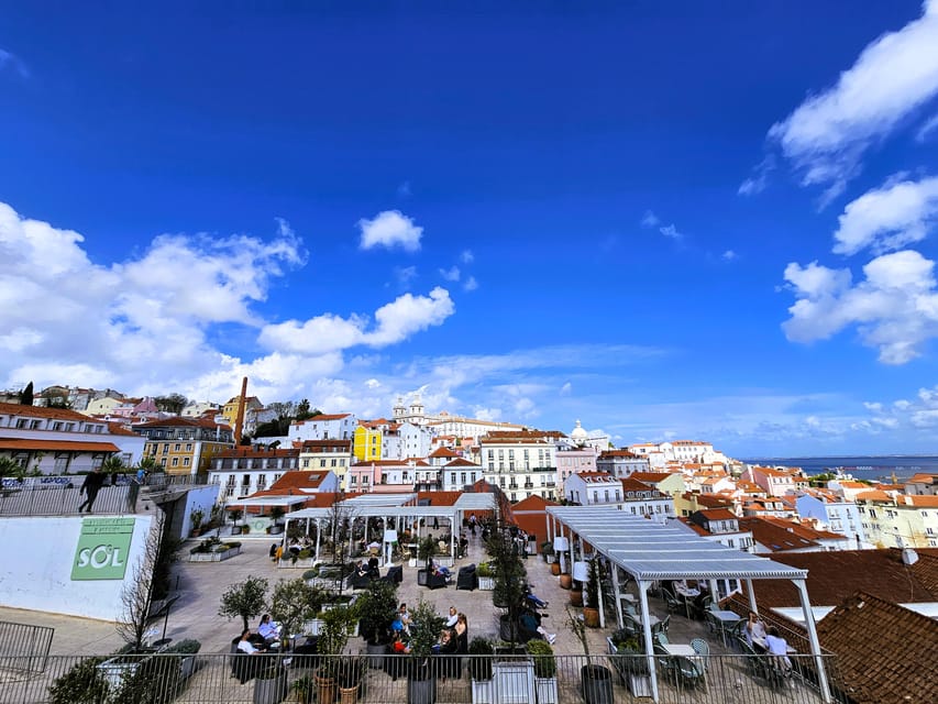 Lisbon: Alfama tour by tuktuk private, up to 90 min - Lisbon Cathedral zone: a short guided stop with real payoff