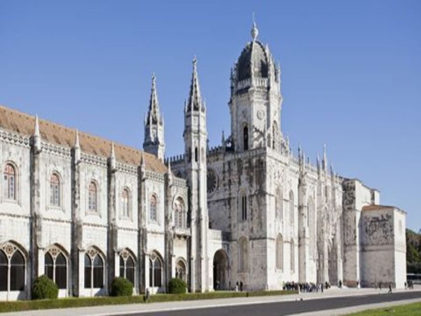 Lisbon: Belem Private Tuk-Tuk Tour for 2 hours - Pastéis de Belém break: more than just a sweet stop